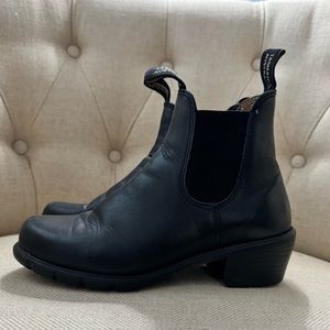 Blundstone Black Heeled Boots SIZE 7 European size 37 EUC